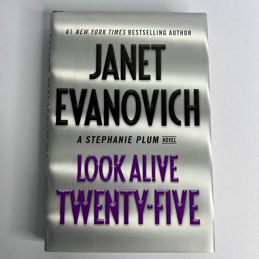 Look Alive Twenty-Five Hardcover Novel by Janet Evanovich 2018 1st Printing